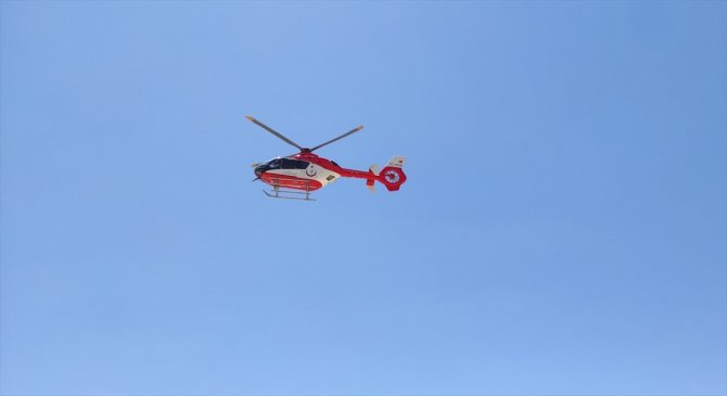 Konya'da ambulans helikopter aort damarı yırtılan hasta için havalandı