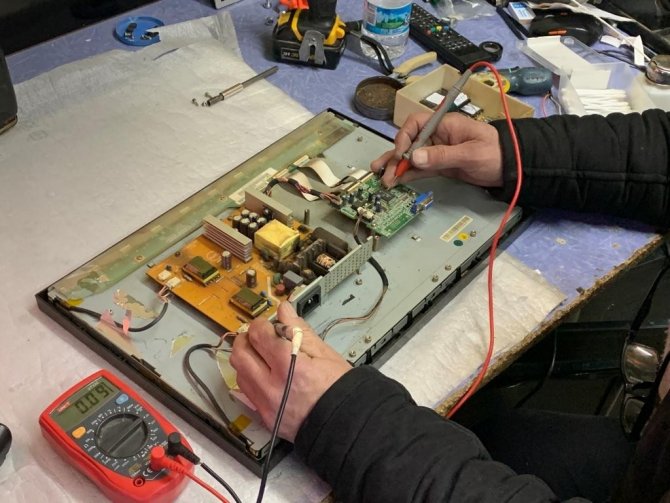 Çok uzun süre açık kalan televizyon yüklü masraf çıkarabilir