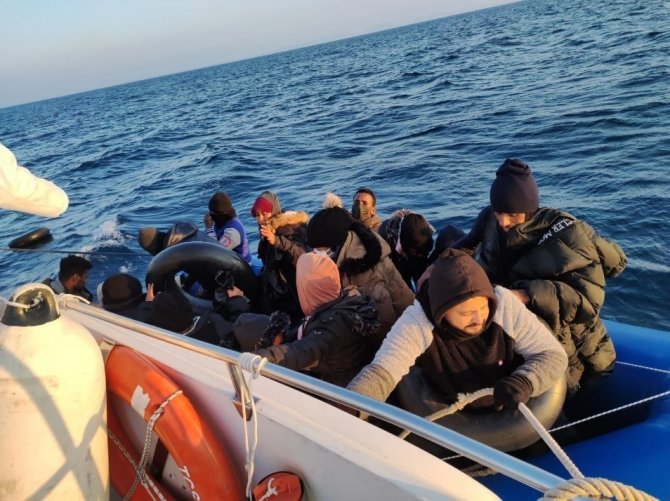 İzmir açıklarında düzensiz göçmen hareketliliği