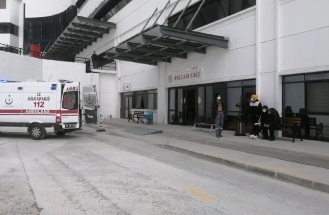 6 öğrenci gıda zehirlenmesi şüphesiyle hastaneye kaldırıldı