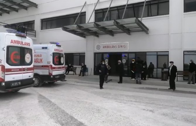 6 öğrenci gıda zehirlenmesi şüphesiyle hastaneye kaldırıldı