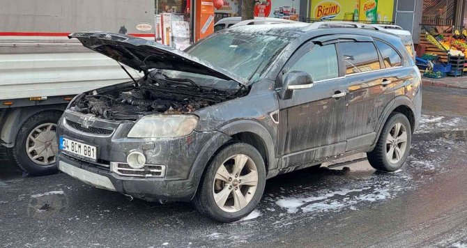 Otomobil alev alev yandı