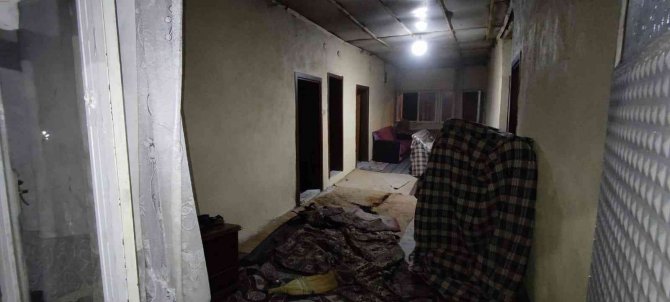 Soba yakmak için kullanılan benzin evde patlamaya neden oldu