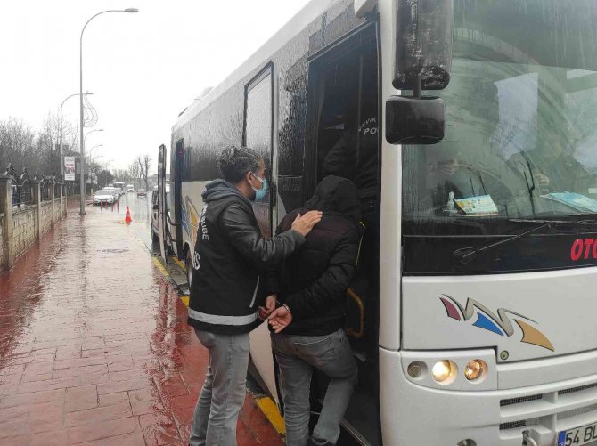 Yazlık evlerden beyaz eşya çalan 3 kişi tutuklandı