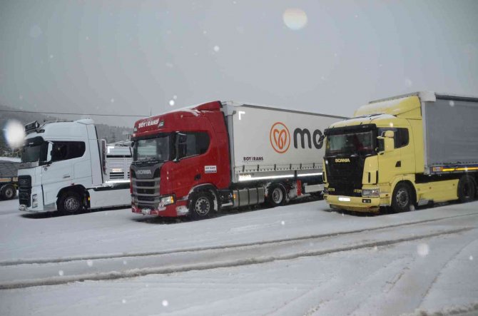 Antalya-Konya karayolu tırlar hariç araç trafiğine açıldı