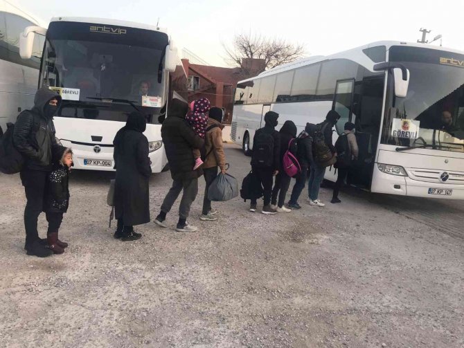 Antalya’da 88 düzensiz göçmen yakalandı