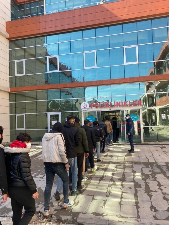 Antalya’da 88 düzensiz göçmen yakalandı