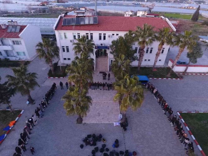 Antalya’da 88 düzensiz göçmen yakalandı