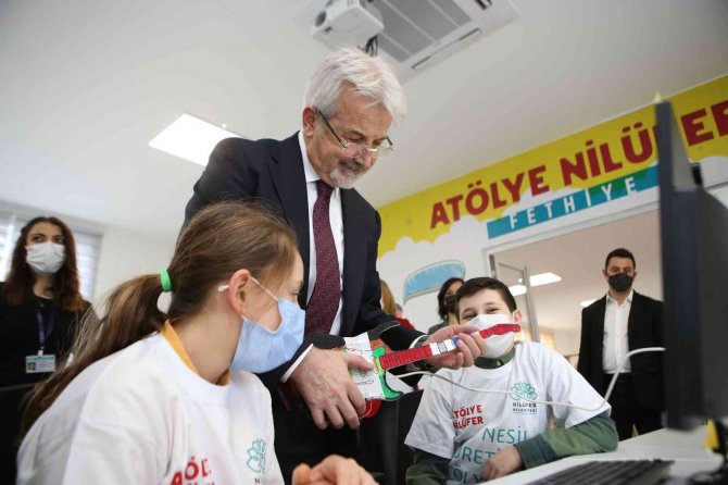 Çocuklar Nilüfer’de teknolojiyi öğreniyor