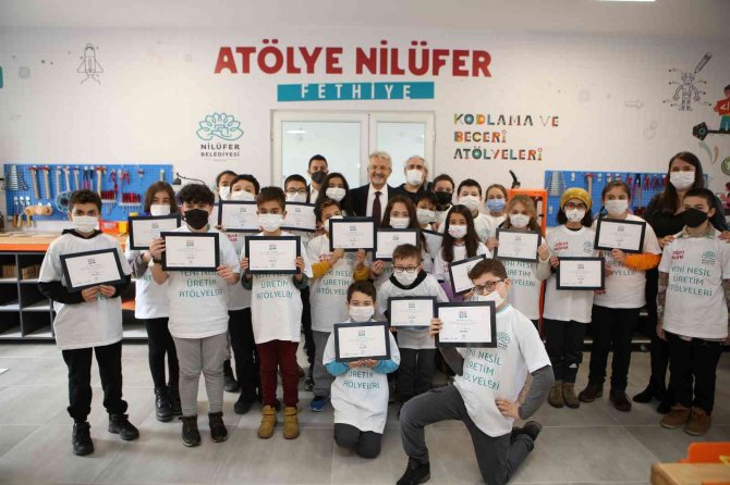 Çocuklar Nilüfer’de teknolojiyi öğreniyor