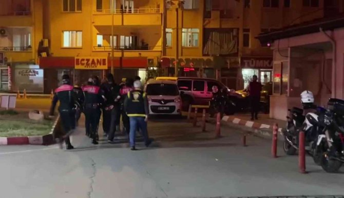 Hatay’da 11 aracın lastiklerini patlatan 3 şüpheli yakalandı
