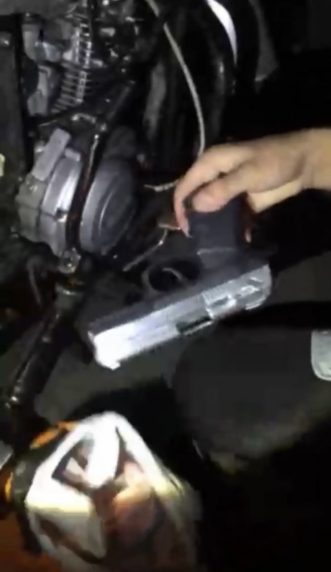 İstanbul’da polisi şoke eden zula: Motosikletin hava filtresinden silah çıktı