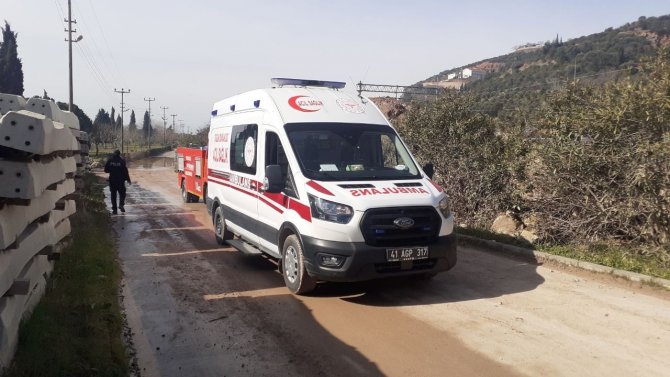 Kocaeli’de toprak altında kalan işçi ağır yaralandı