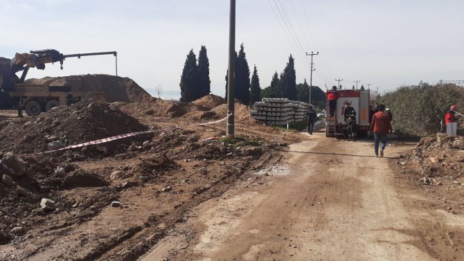 Kocaeli’de toprak altında kalan işçi ağır yaralandı