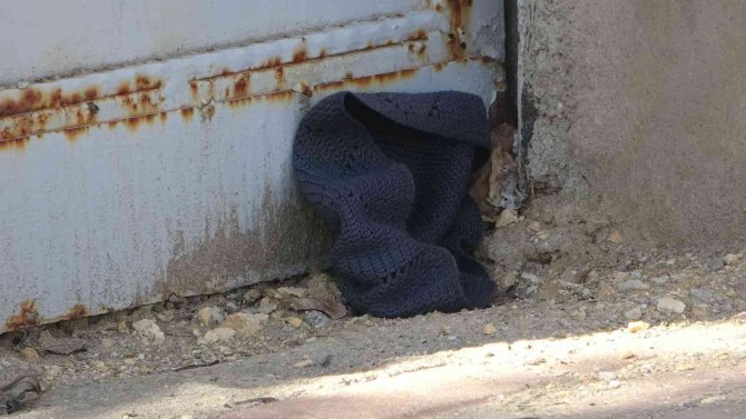 Camiden evine dönerken husumetlisi tarafından başından vurulan kişi hayatını kaybetti