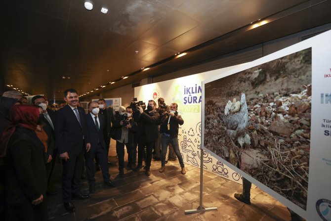 Bakan Kurum, İklim Şurası'nda fotoğraf sergisinin açılışını yaptı