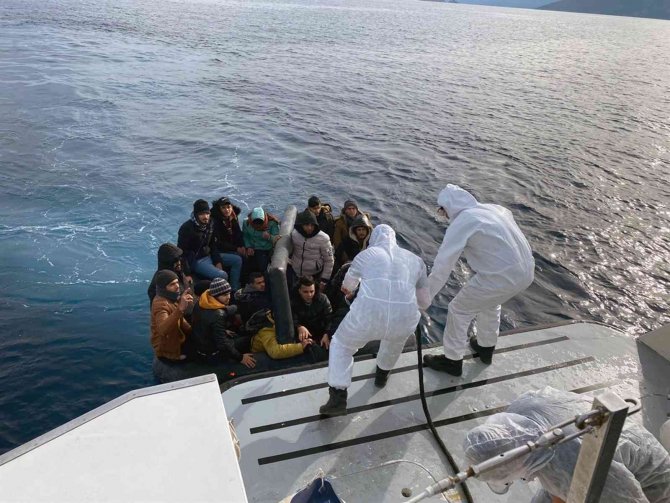 Datça’da 19 göçmen kurtarıldı
