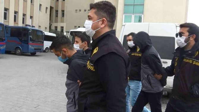 Diyarbakır’da PTT şubesini soyan 2 zanlı adliyeye sevk edildi