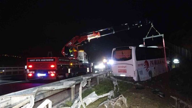 Otobüs yoldan çıktı, 36 yolcu ölümden döndü