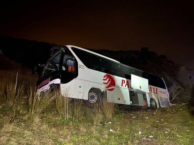 Otobüs yoldan çıktı, 36 yolcu ölümden döndü