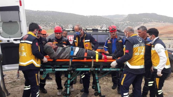 Uçurumdan yuvarlanan kişi yaralandı
