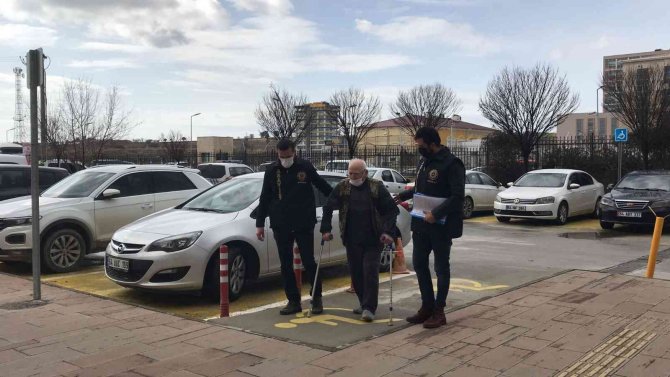 Husumetli olduğu komşusunu öldüren yaşlı adam tutuklandı