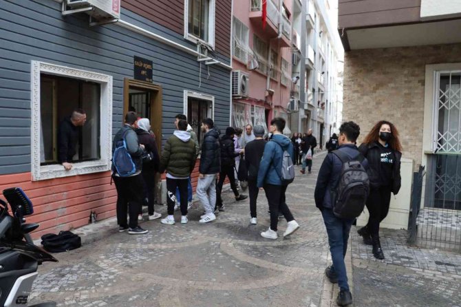 Liselilerin meydan kavgası kanlı bitti