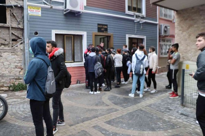 Liselilerin meydan kavgası kanlı bitti