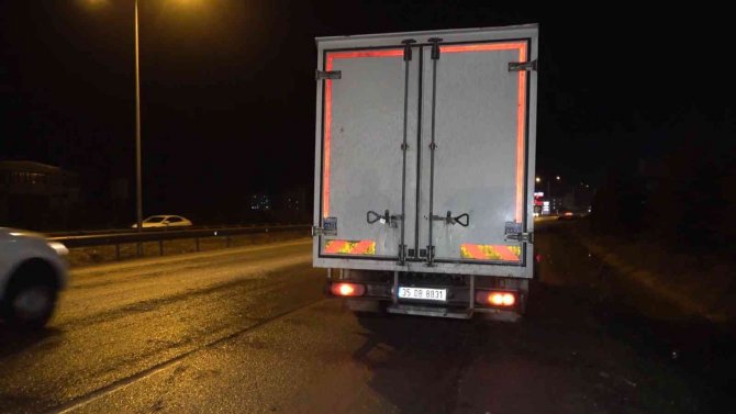 Motosikletli kurye sipariş yetiştirirken kaza yaptı