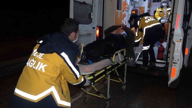 Motosikletli kurye sipariş yetiştirirken kaza yaptı