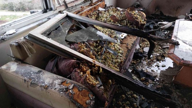 Samsun’da sobadan çıkan kıvılcım evi yaktı