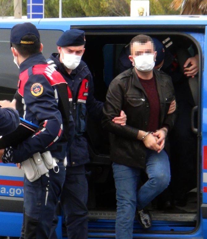 Kaçmaya çalışan cinayet zanlısı adliyeye sevk edildi