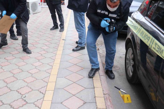 Esnafların baltalı bıçaklı kavgasında 3 yaralı