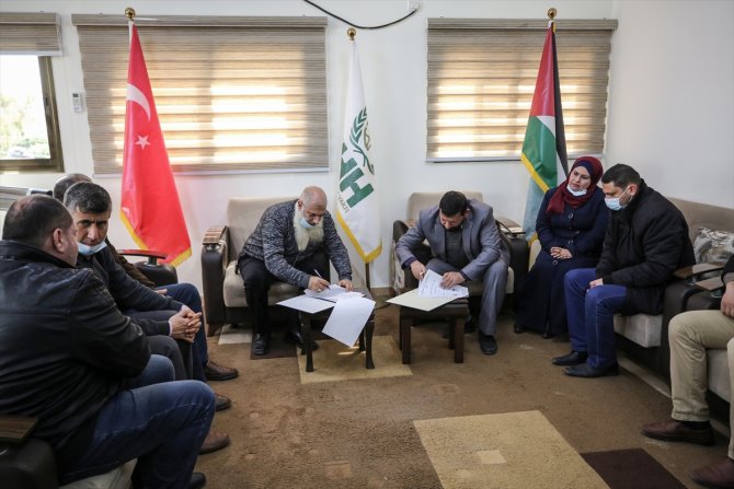 İHH, Gazze'de okul yapacak