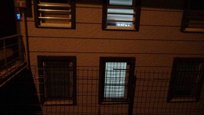 Genç kadın evinde ölü bulundu