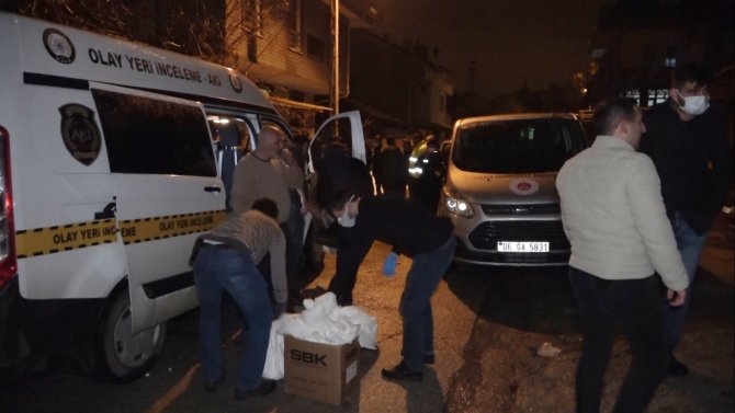 Genç kadın evinde ölü bulundu