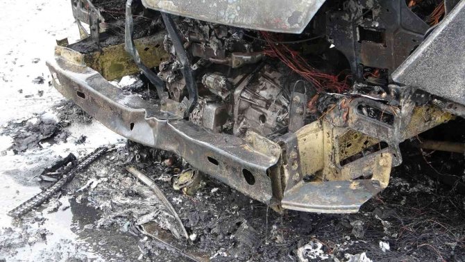 Minibüs bir anda alev aldı