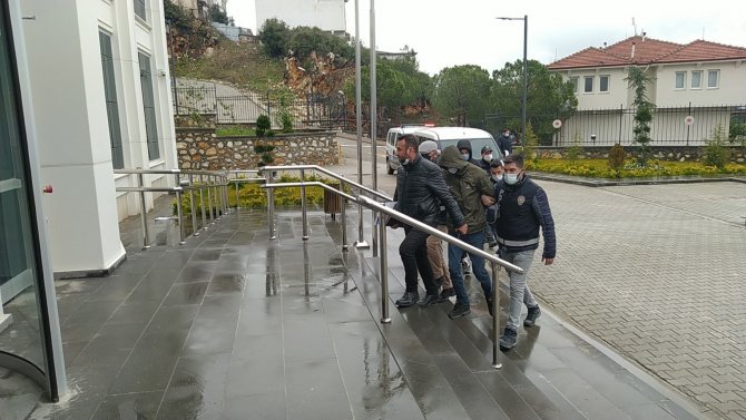 Bıçaklı saldırganlar yakalandı