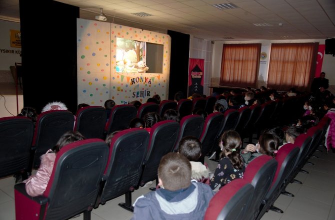 Büyükşehir öğrencileri tiyatroyla buluşturuyor