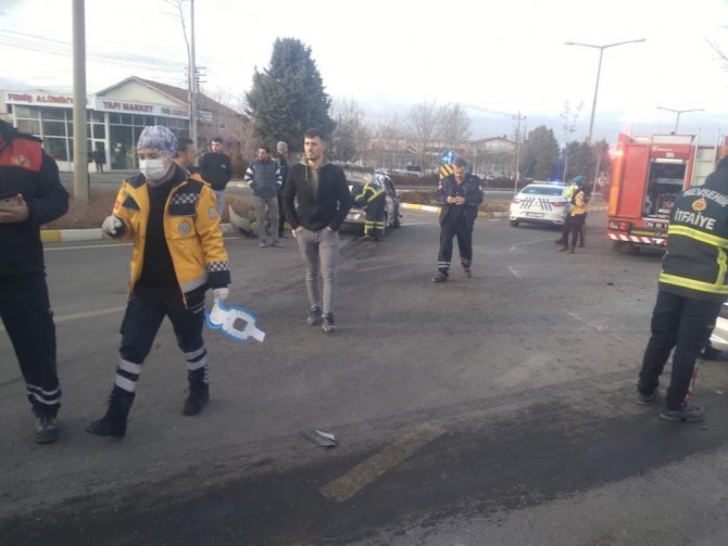 Nevşehir’de iki otomobil çarpıştı: 5 yaralı