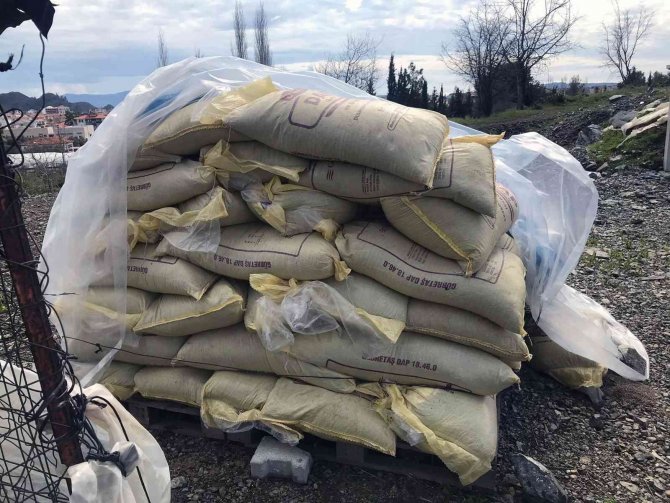 Ortaca’da 94 çuval gübreye el konuldu