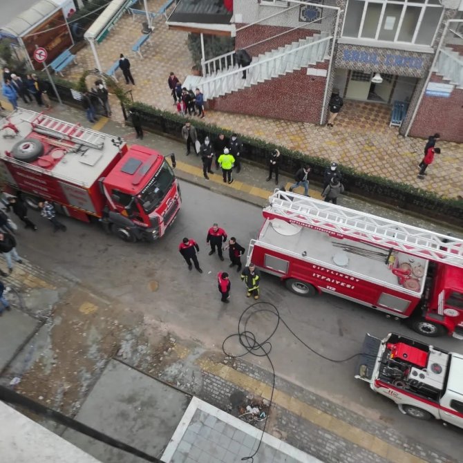 Yalova’da apartman dairesi yangını korkuttu