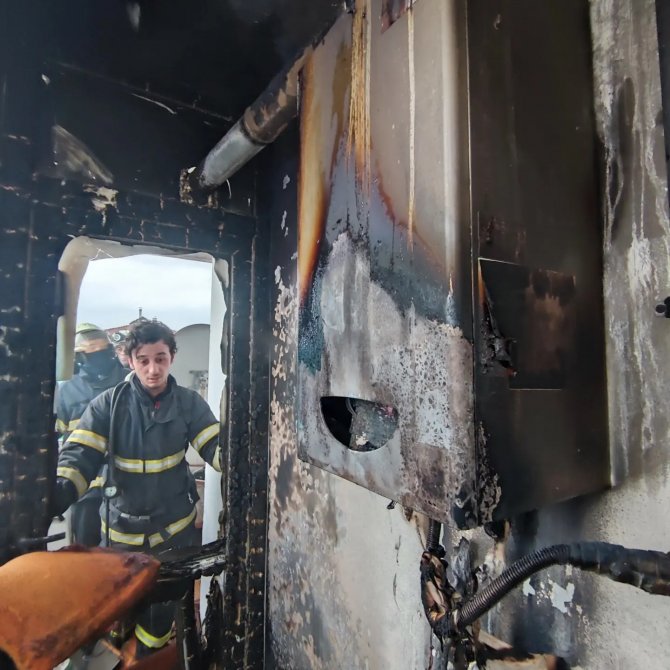 Yalova’da apartman dairesi yangını korkuttu