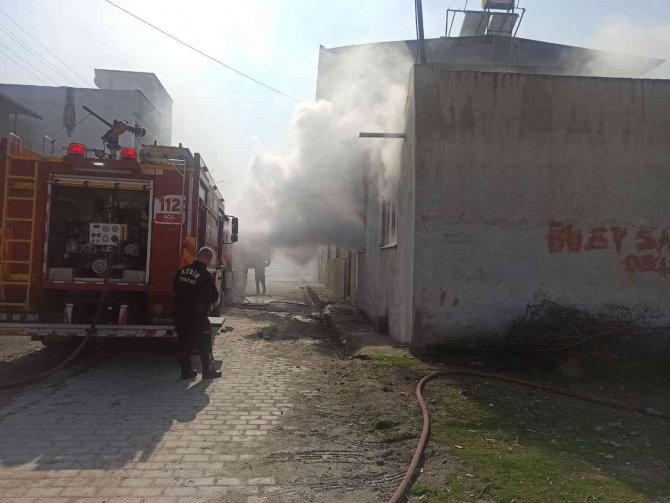 Ailesinin kaldığı evi ateşe verdi