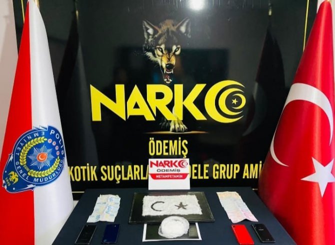 İzmir’de uyuşturucuyla yakalanan şüpheliler tutuklandı