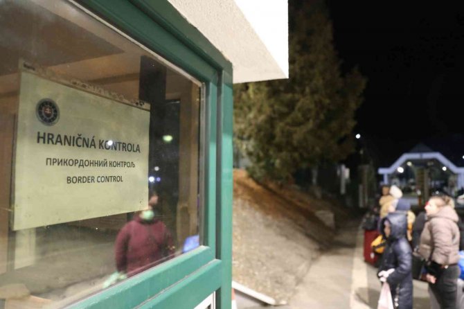 Slovakya’da OHAL ilan edildi