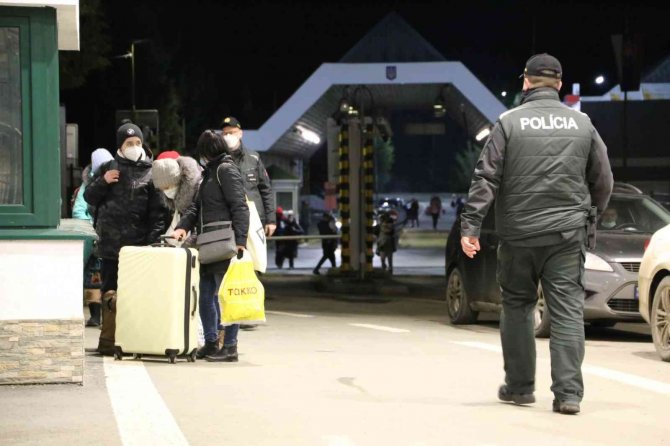 Slovakya’da OHAL ilan edildi