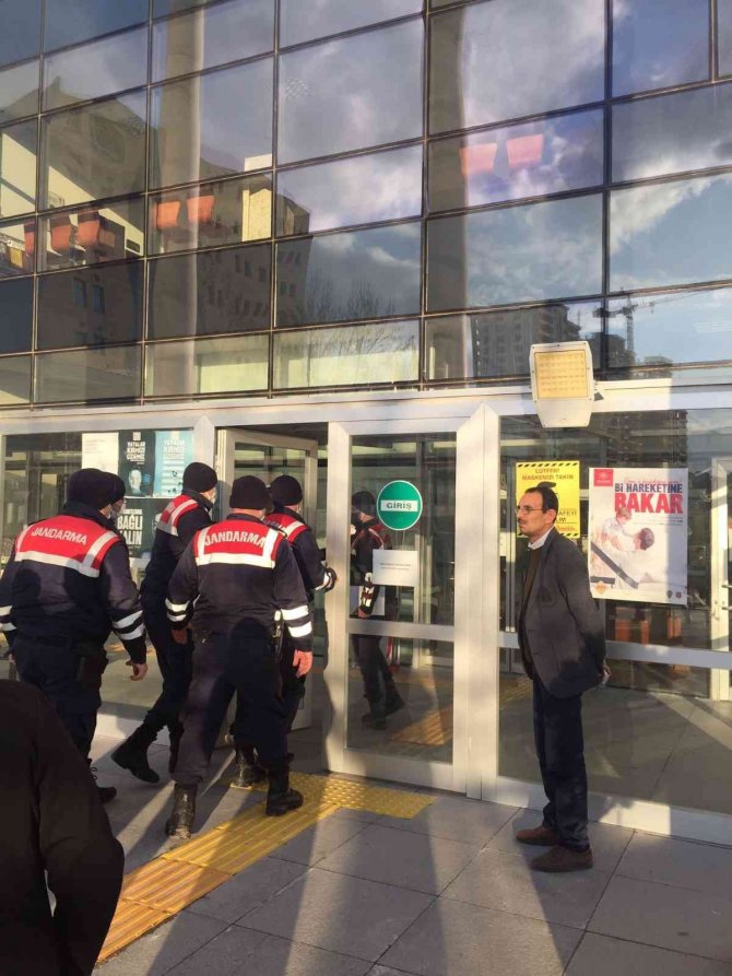 21 suçtan 10 yıl kesinleşmiş hapis cezası bulunan firari yakalandı