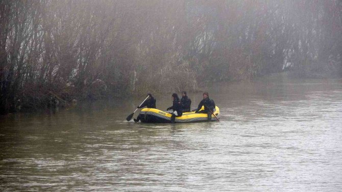 Karasu Nehri’ne düşen Yağmur’u arama çalışmaları 6. gününde