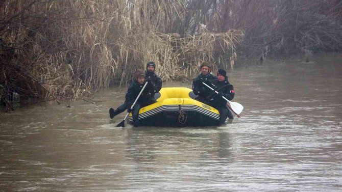 Karasu Nehri’ne düşen Yağmur’u arama çalışmaları 6. gününde